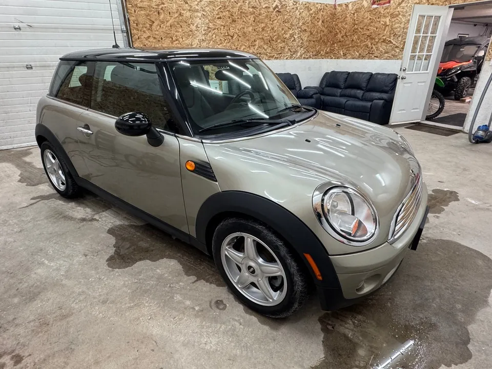 Mini Cooper 2010 photo 2