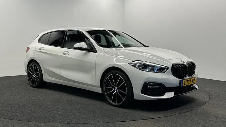 BMW 1 Series 2021 photo 3