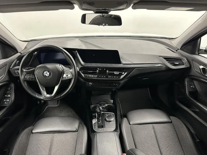 BMW 1 Series 2021 photo 2