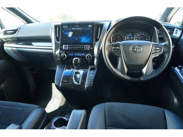 Toyota Alphard 2017 photo 3