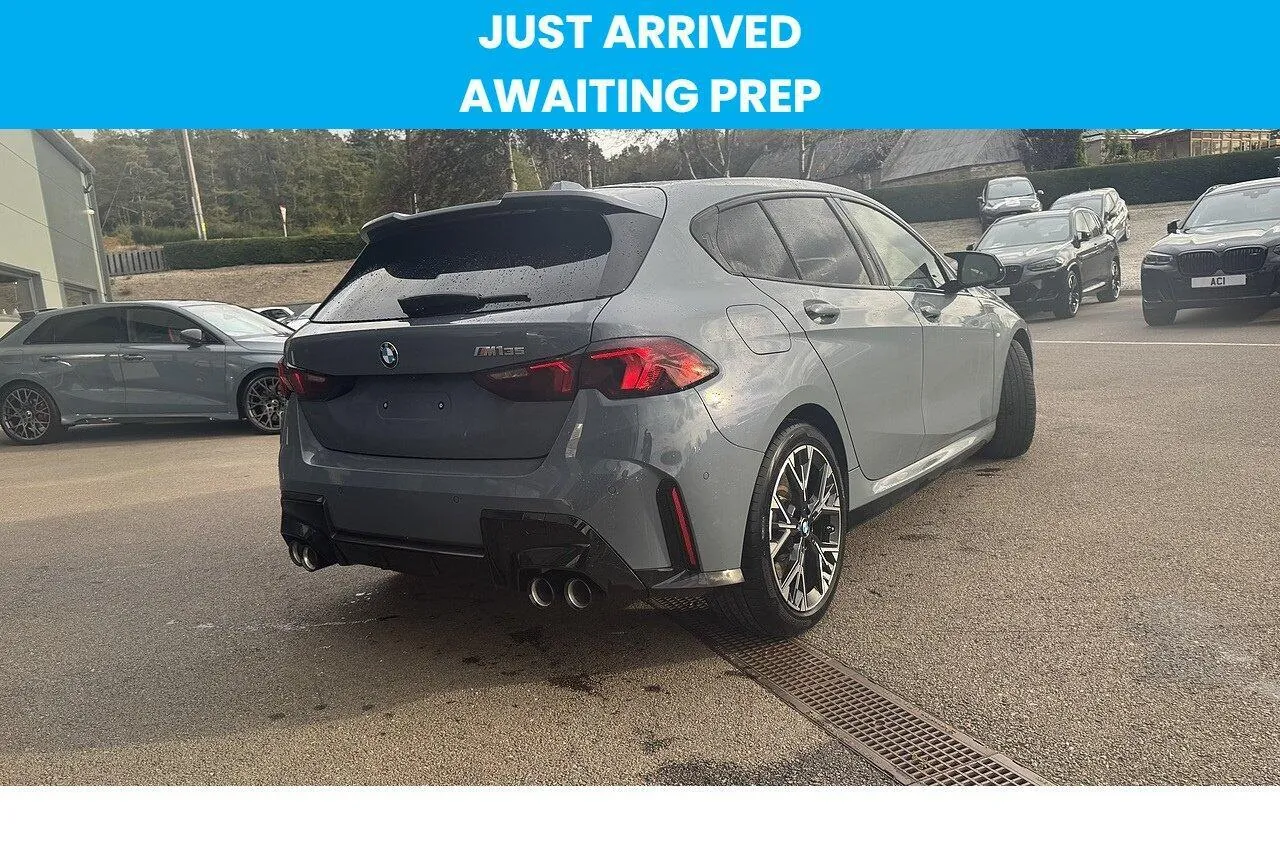 BMW 1 Series 2024 photo 2