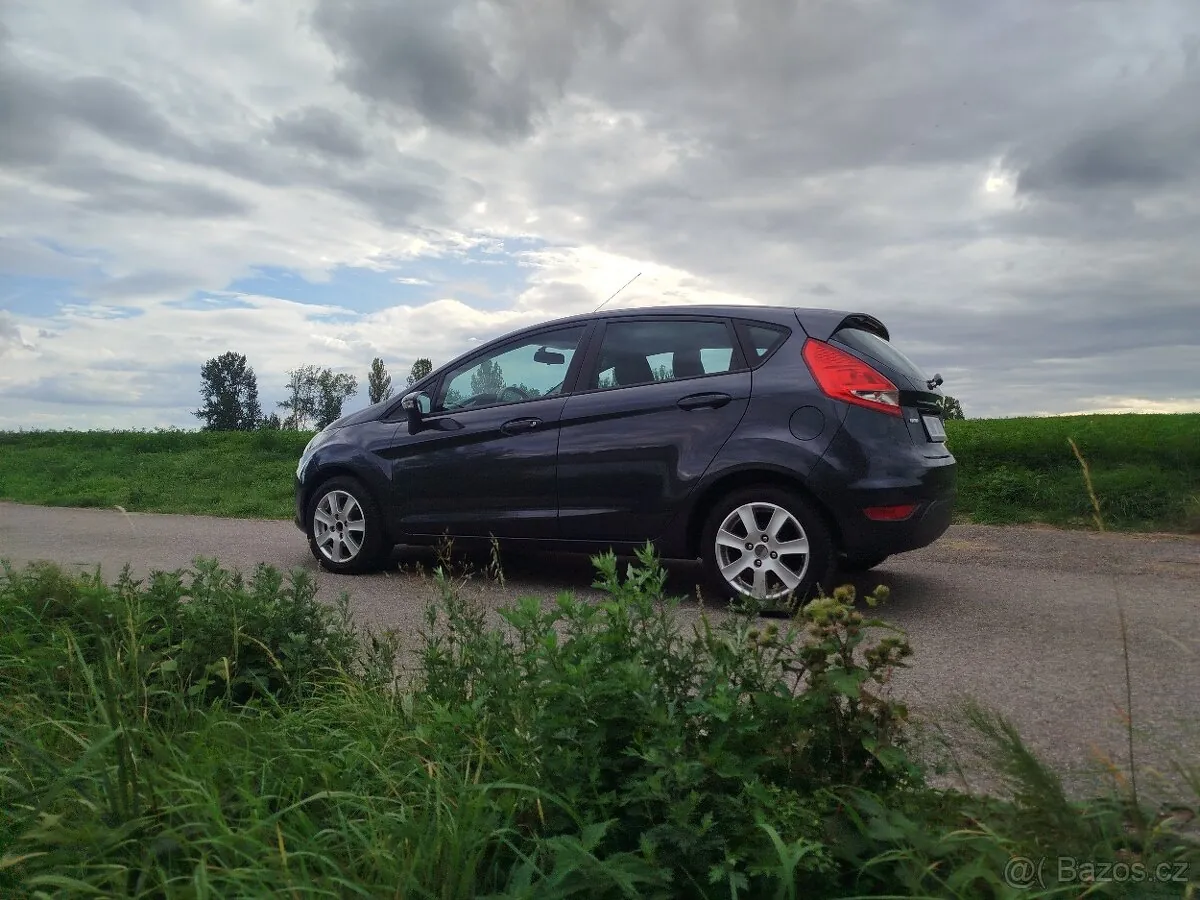 Ford Fiesta 2009 photo 4