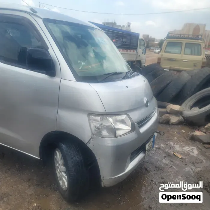 Toyota Bus - Van