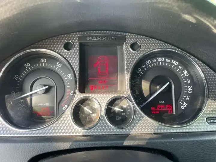 Volkswagen Passat 2006 photo 3