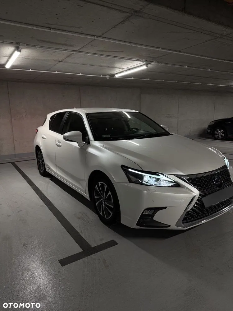 Lexus Ct 200H 2020 photo 2