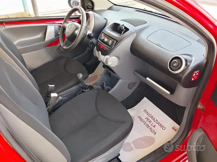 Toyota Aygo 2010 photo 3