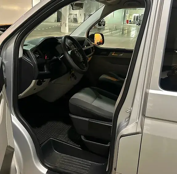 Volkswagen Caravelle 2017 photo 5