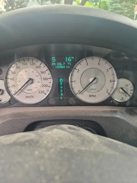 Chrysler 300 2010 photo 2