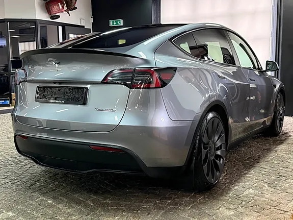 Tesla Model Y 2023 photo 3