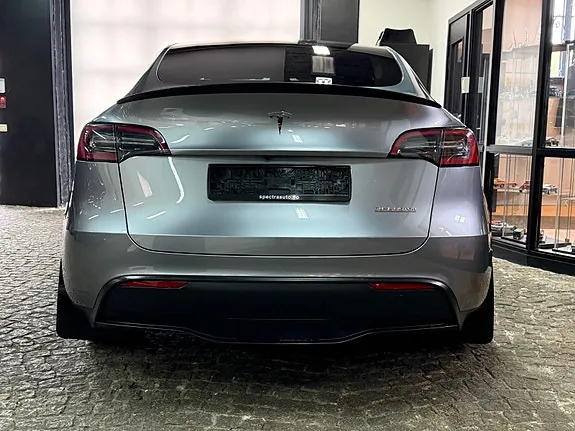 Tesla Model Y 2023 photo 4