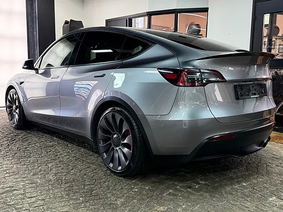Tesla Model Y 2023 photo 5