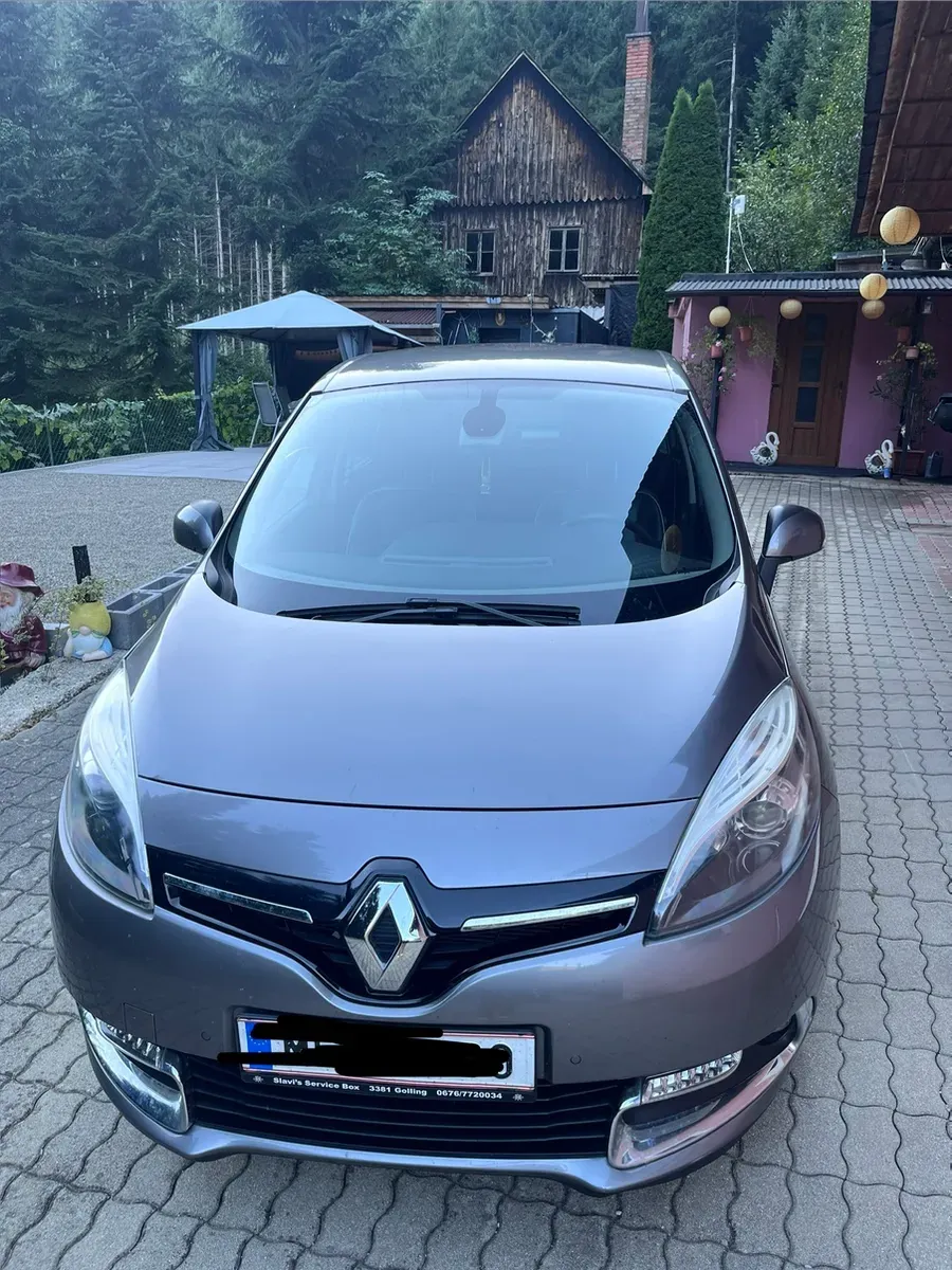 Renault Scenic 2012 photo 2