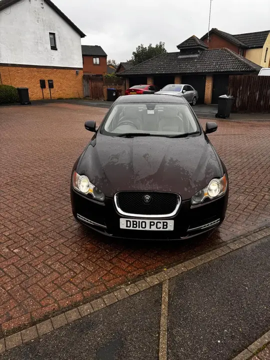 Jaguar Xf 2010 photo 2