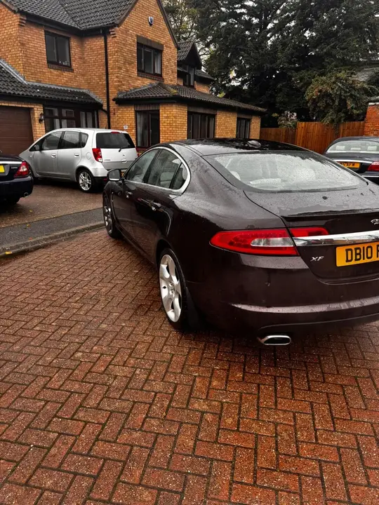 Jaguar Xf 2010 photo 4