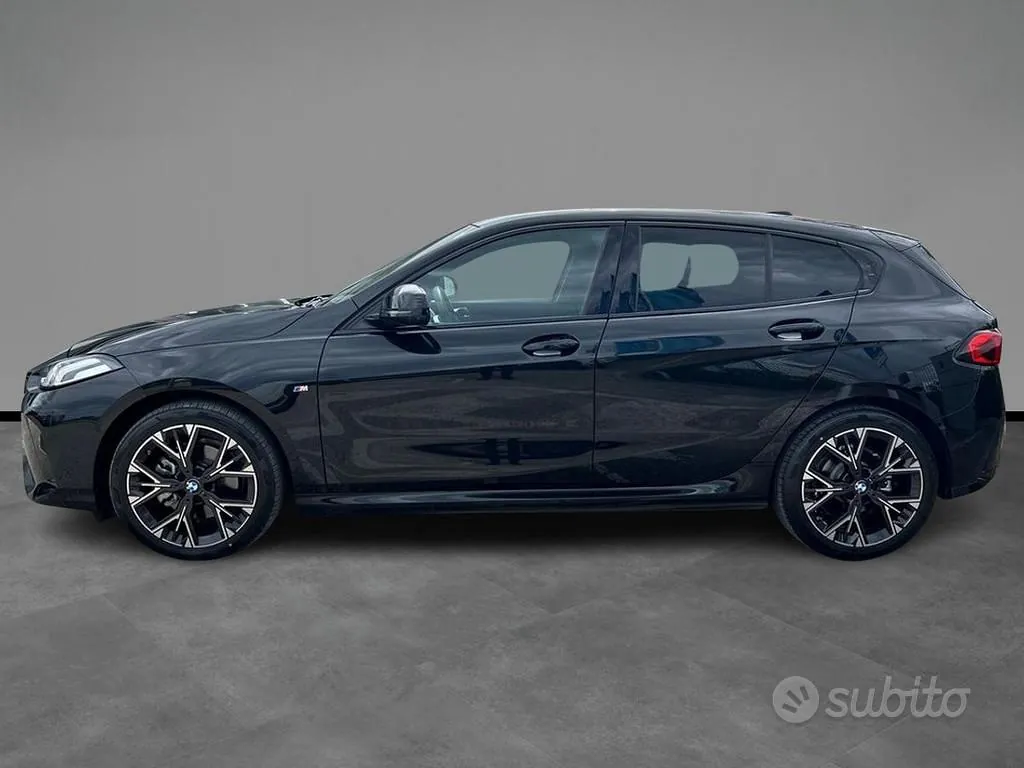 BMW 1 Series 2025 photo 2