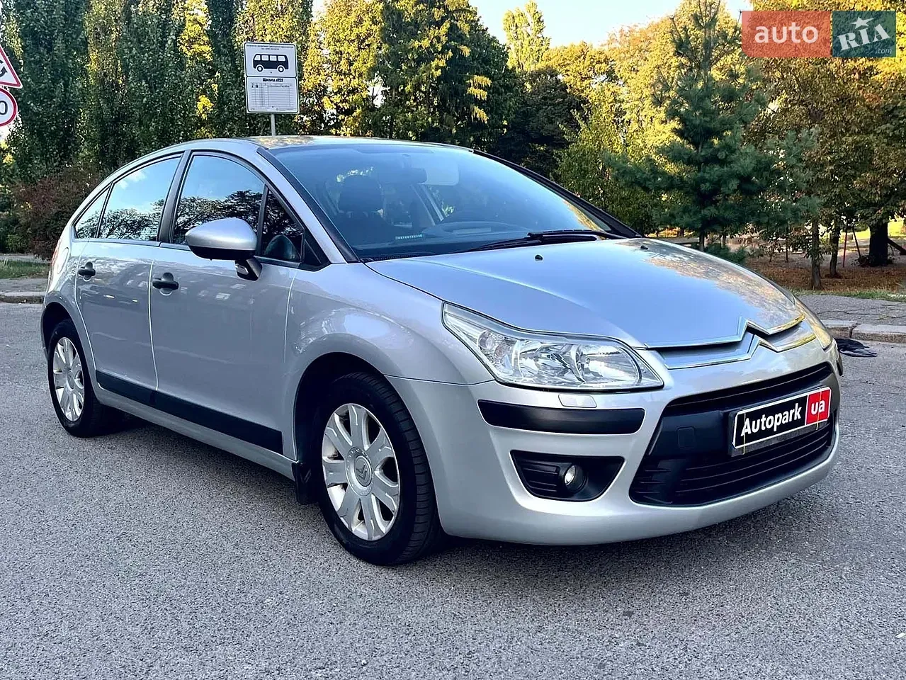 Citroen C4 2010 photo 3