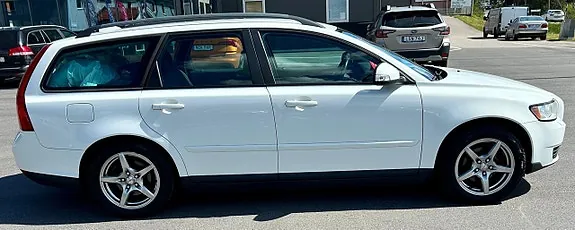 Volvo V50 2010 photo 3