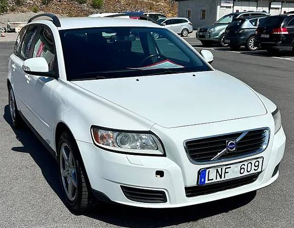 Volvo V50 2010 photo 2