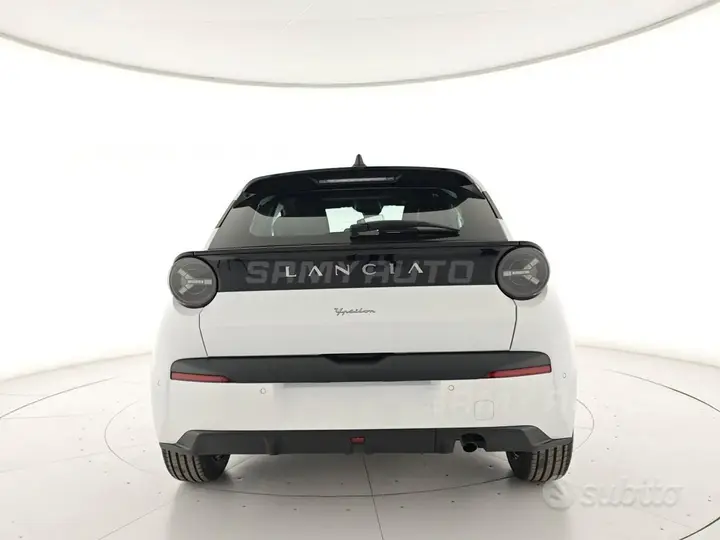 Lancia Ypsilon 2024 photo 3