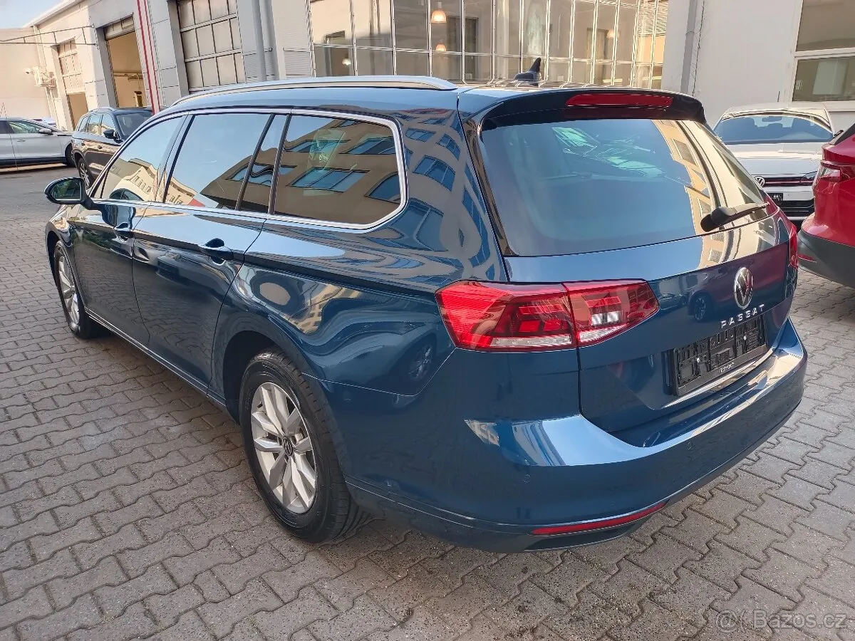 Volkswagen Passat 2022 photo 3