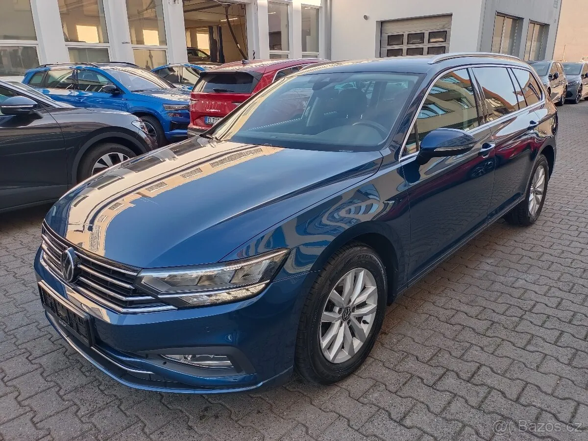 Volkswagen Passat 2022 photo 2