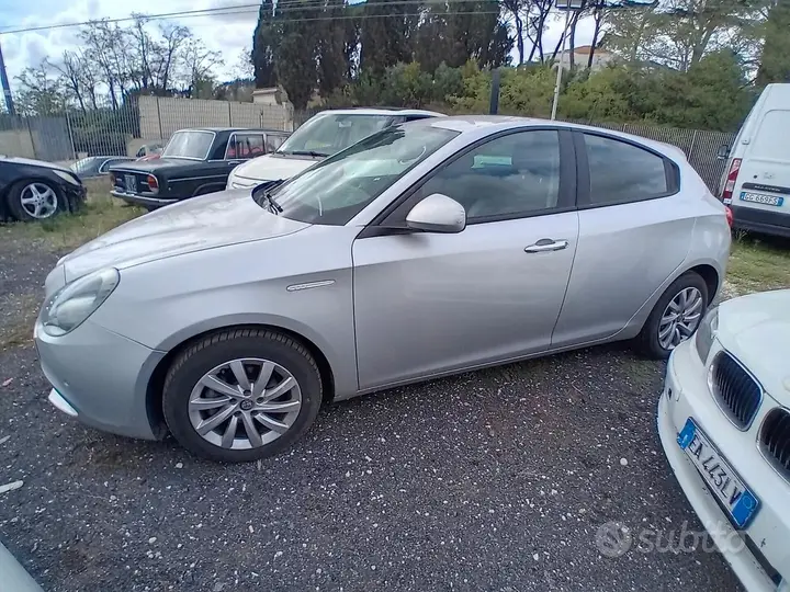 Alfa Romeo Giulietta 2016 photo 2