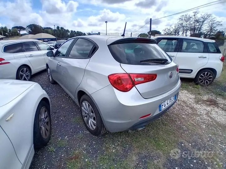 Alfa Romeo Giulietta 2016 photo 3