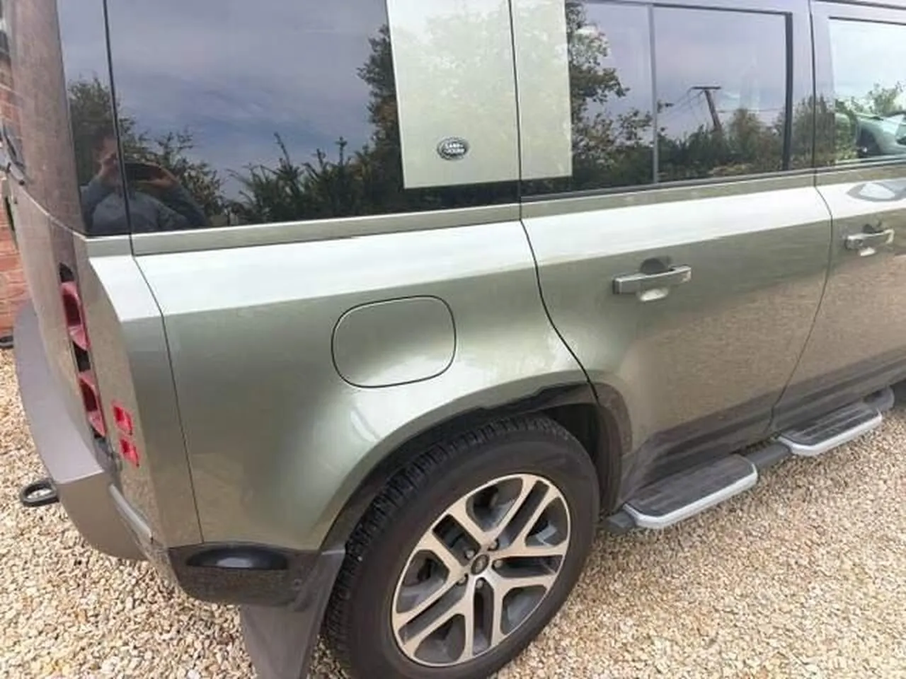 Land Rover Defender 2023 photo 4