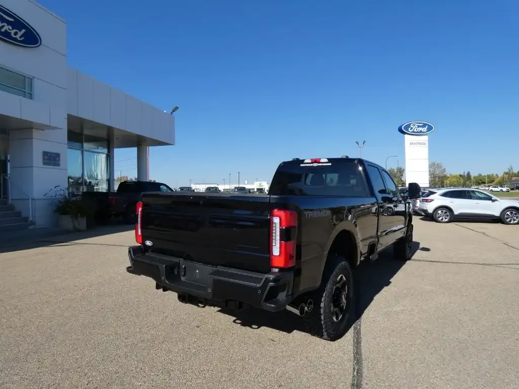 Ford F-350 Super Duty 2027 photo 2