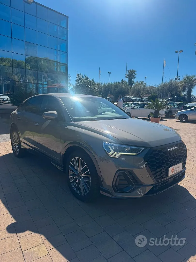 Audi Q3 2022 photo 2
