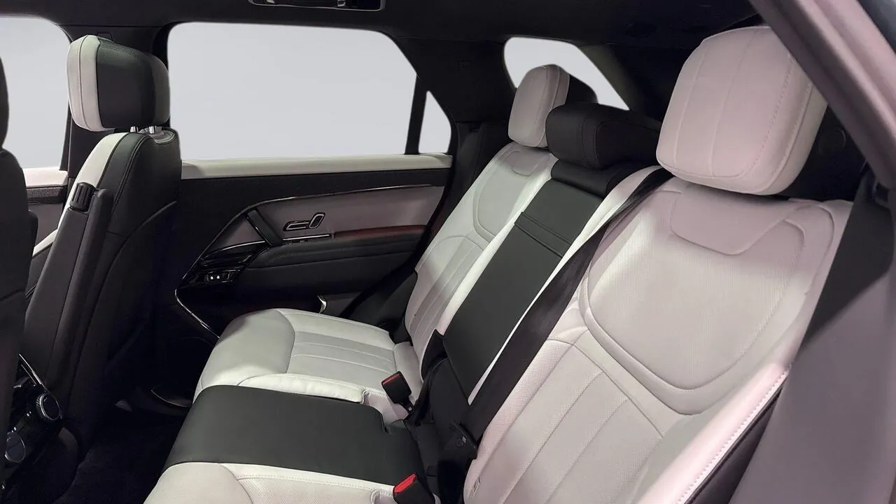 Land Rover Range Rover Sport 2024 photo 4