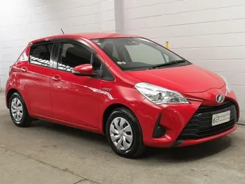 Toyota Vitz 2017 photo 2