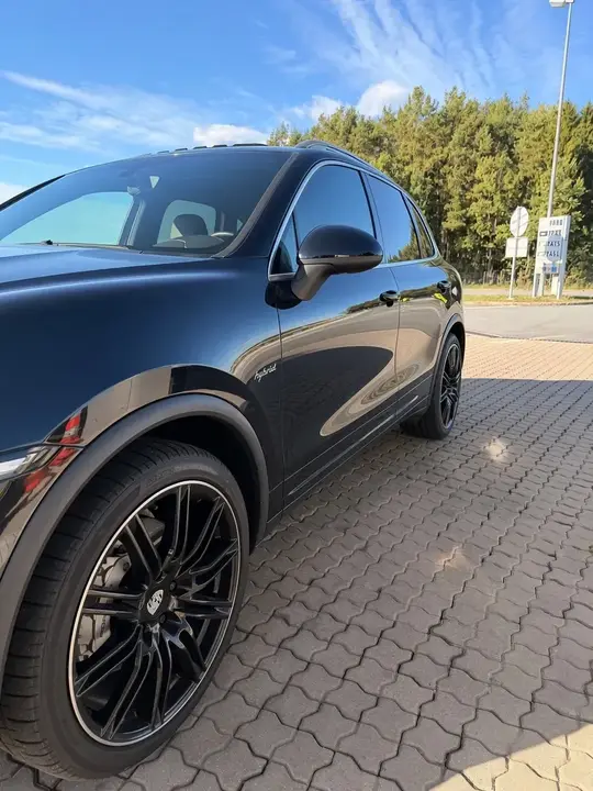 Porsche Cayenne 2010 photo 3