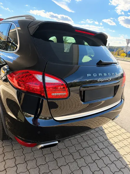 Porsche Cayenne 2010 photo 2