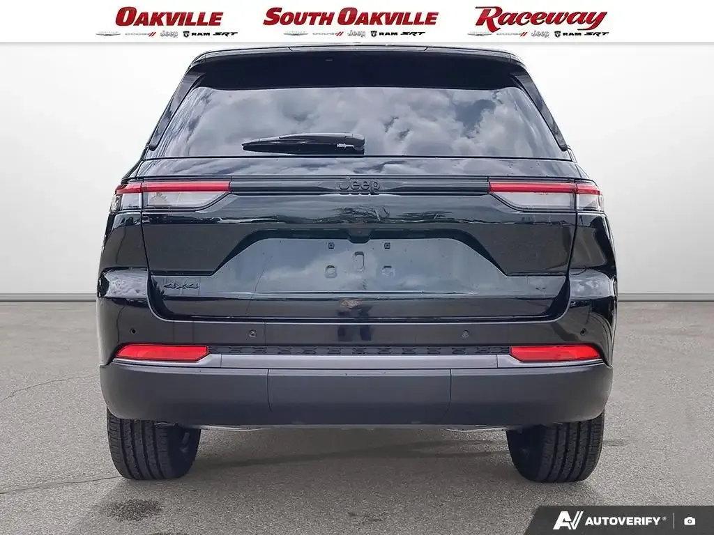 Jeep Grand Cherokee 2026 photo 5