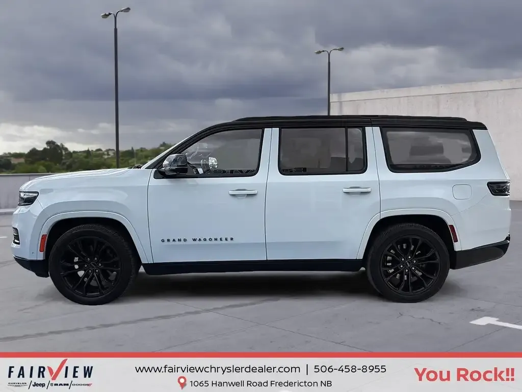 Jeep Grand Wagoneer 2023 photo 3