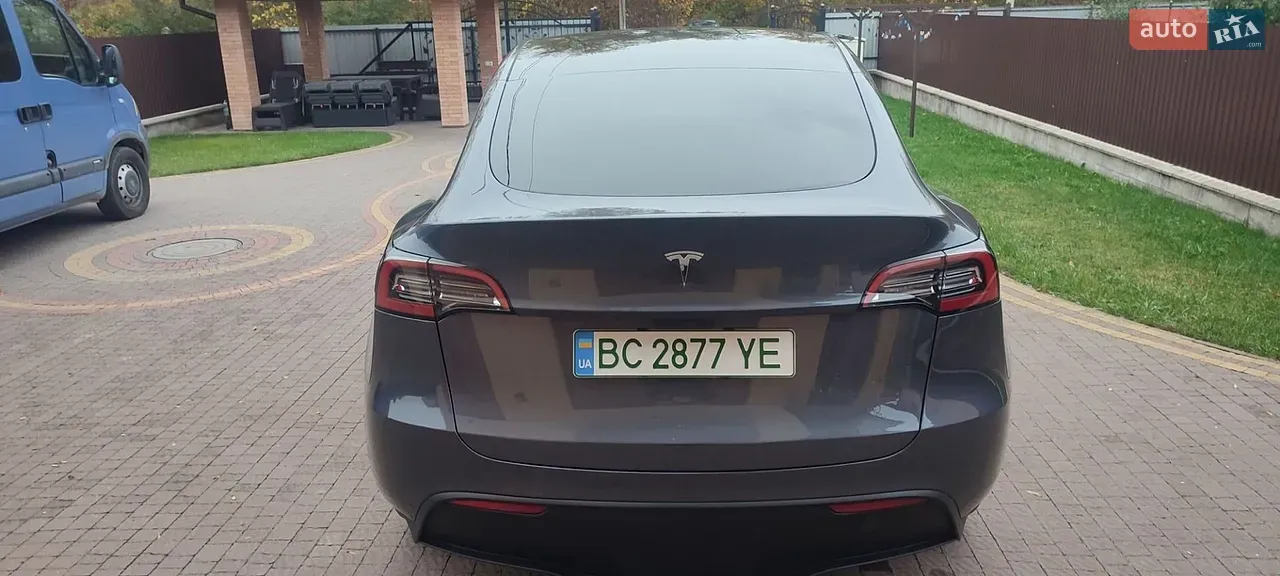 Tesla Model Y 2023 photo 5