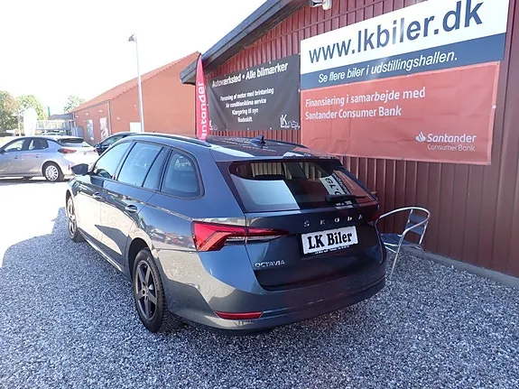 Skoda Octavia 2021 photo 2