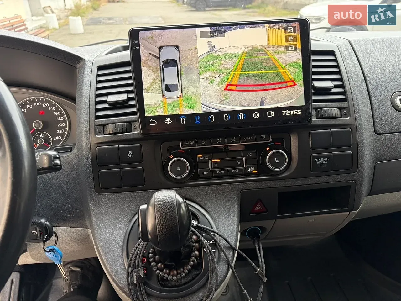 Volkswagen Caravelle 2010 photo 5