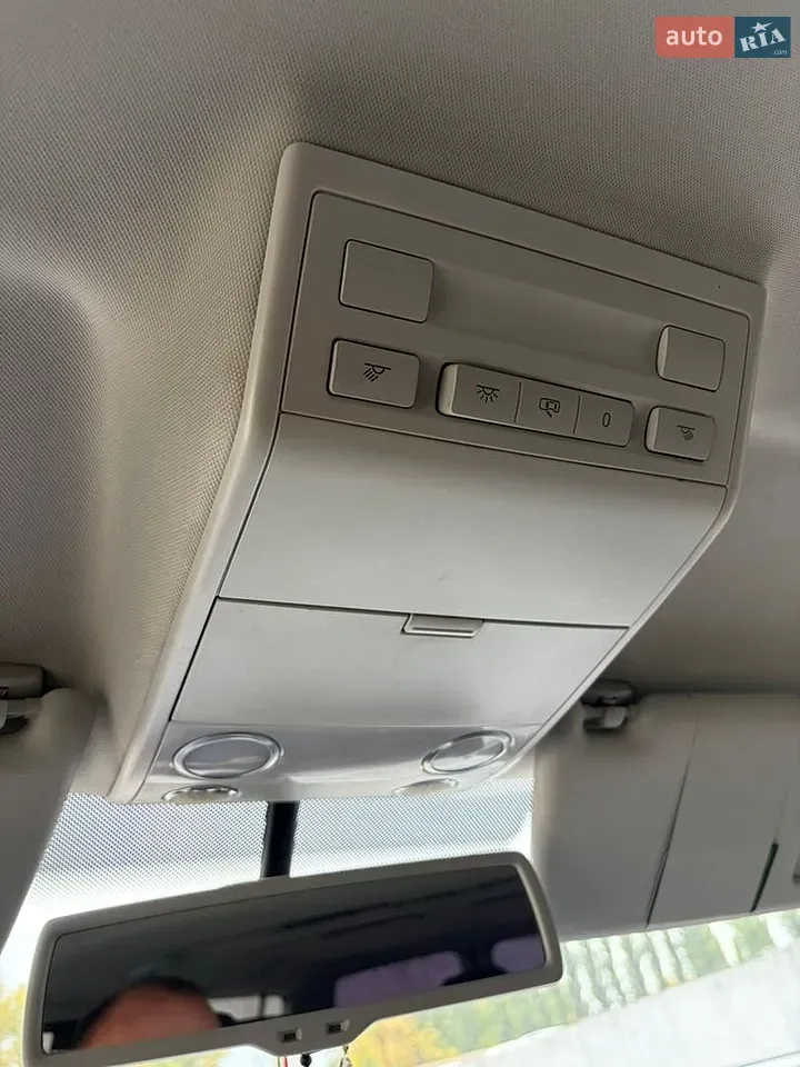 Volkswagen Caravelle 2010 photo 2