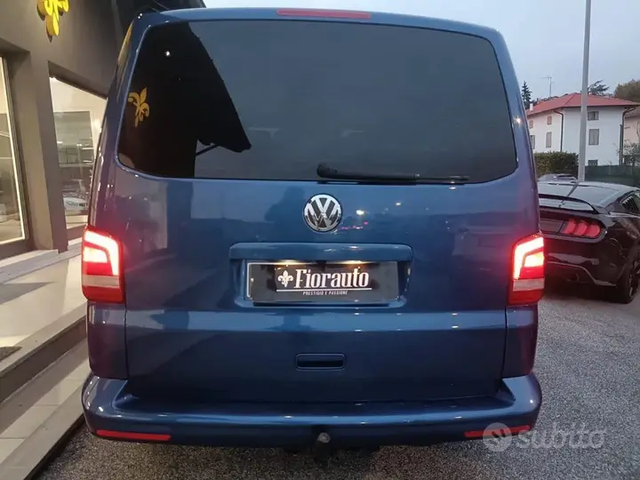 Volkswagen Multivan 2013 photo 5