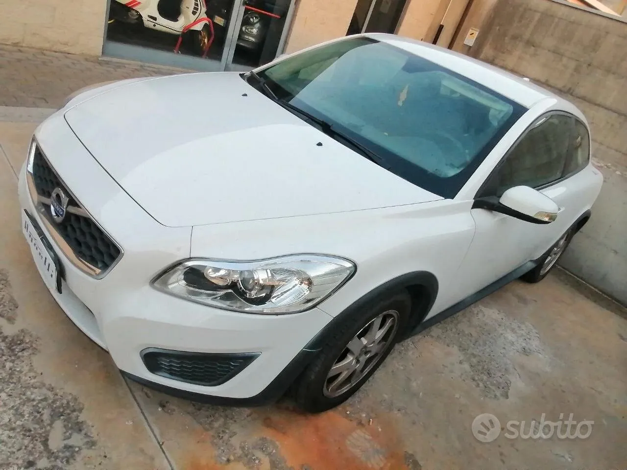 Volvo C30 2011 photo 2