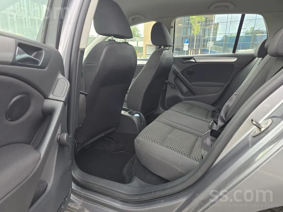 Volkswagen Golf 6 2011 photo 2