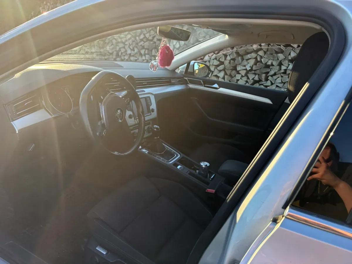 Volkswagen Passat 2015 photo 2