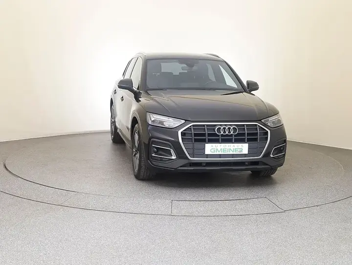 Audi Q5 2023 photo 2