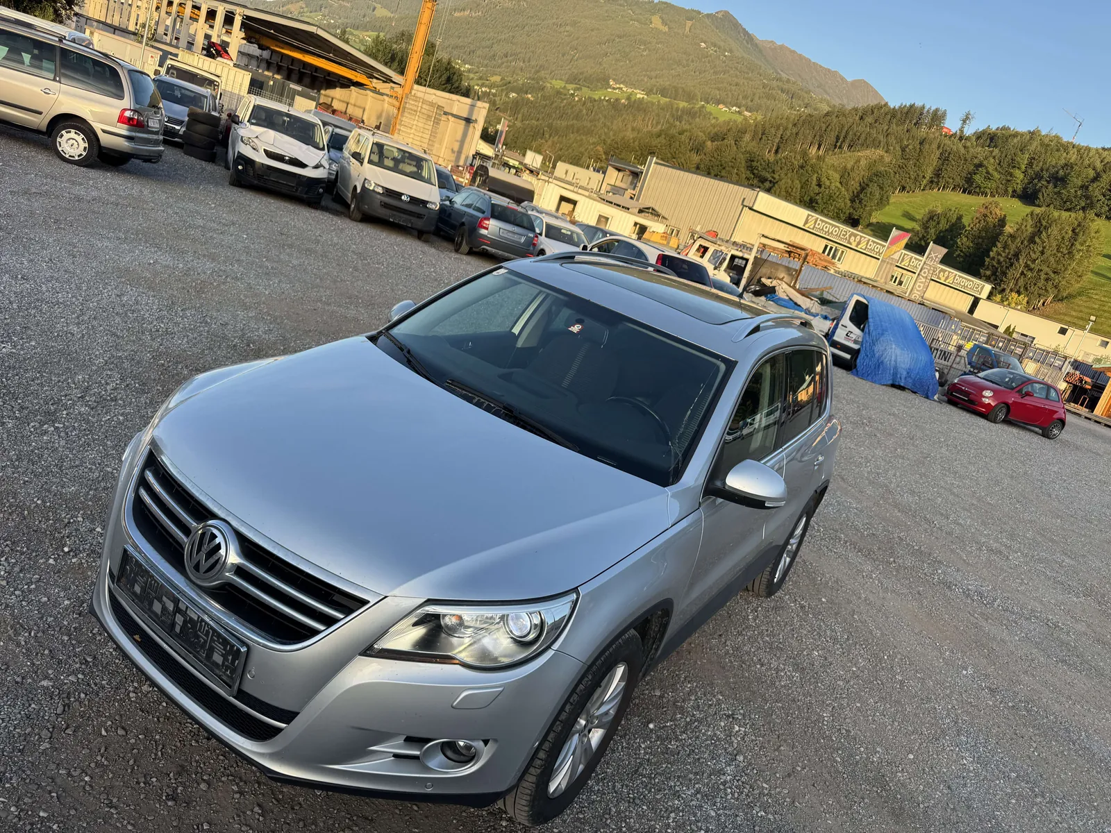 Volkswagen Tiguan 2010 photo 2