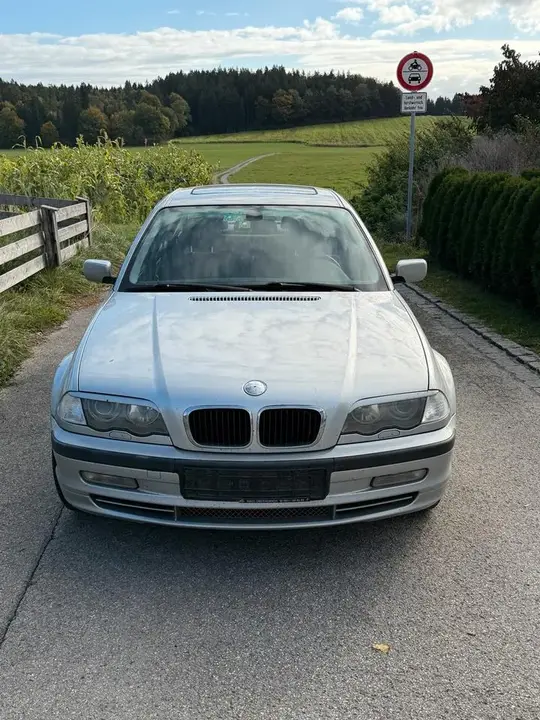 BMW 330I