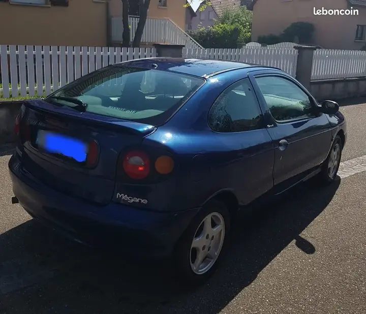 Renault Megane 1999 photo 2