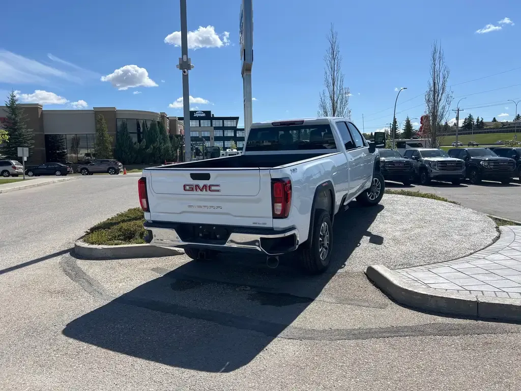 GMC Sierra 3500Hd 2026 photo 5