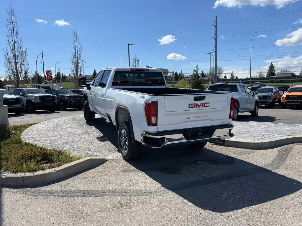 GMC Sierra 3500Hd 2026 photo 3